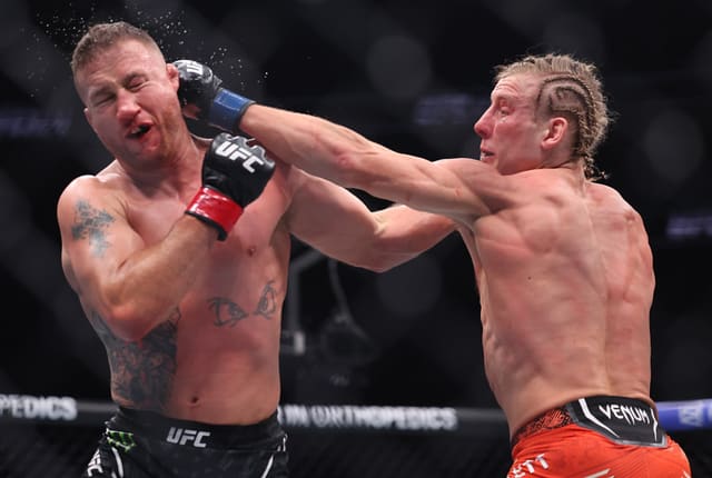 Castin Qeyc yeni müvəqqəti UFC yüngül çəki çempionu oldu