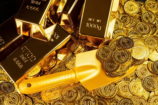 Qızılın qiyməti tarixi maksimumu yeniləyib: unsiya 5 min dolları keçdi