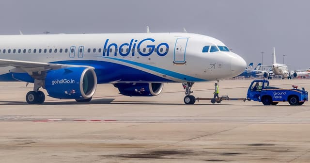 "IndiGo" İran hava məkanından uçuşları ləğv edib