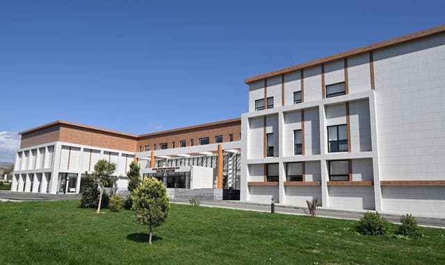 Cəbrayıl şəhəri Mehdi Mehdizadə adına tam orta ümumtəhsil məktəbindən FOTOLAR