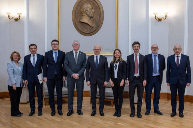 Azərbaycan və Dünya Neft Şurası arasında əməkdaşlıq məsələləri müzakirə olunub