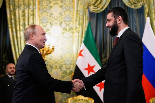 Putin Əhməd əl-Şaraanı təbrik edib