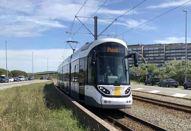 Tramvay xətlərinin çəkilməsi tıxac problemini həll edəcək? - AÇIQLAMA