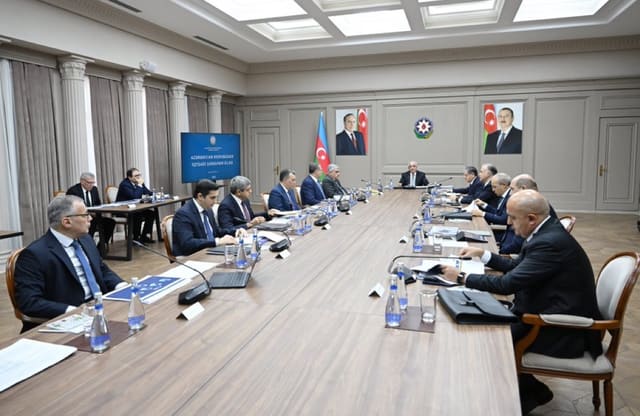 İqtisadi Şuranın iclası keçirilib