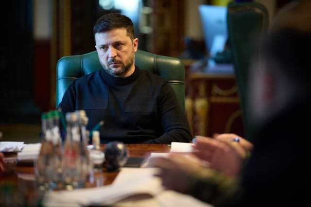 Zelenski: Sülhə nail olmaq imkanları var