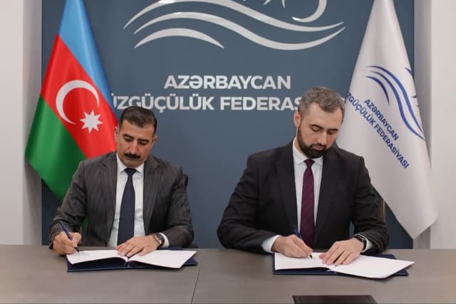 Azərbaycan Üzgüçülük və Triatlon Federasiyaları arasında əməkdaşlıq memorandumu imzalanıb