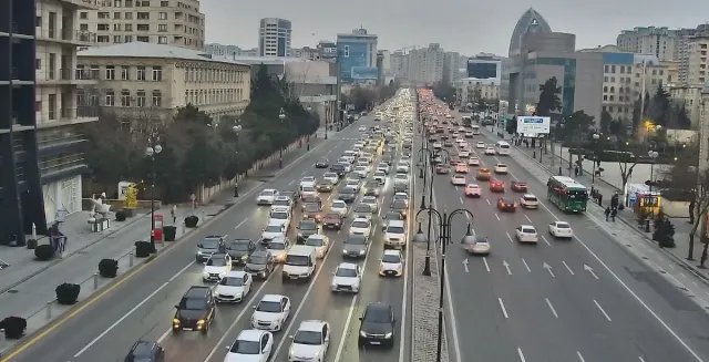 22 istiqamətdə sıxlıq müşahidə olunur