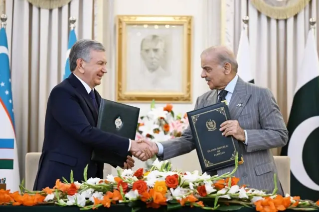 Özbəkistan və Pakistan strateji sazişlər imzalayıb - FOTOLAR