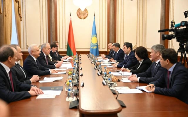 Yerlan Koşanov Belarusa rəsmi səfər edib