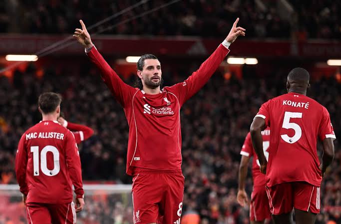 "Liverpul"un macarıstanlısı maaşının artırılmasını istəyir 