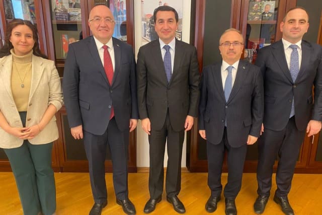 Hikmət Hacıyev Türkiyə XİN rəsmisi ilə görüşüb