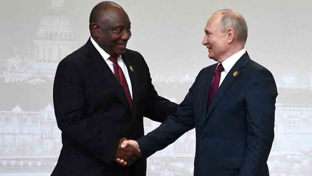 Putin Cənubi Afrika prezidenti ilə telefon danışığı aparıb