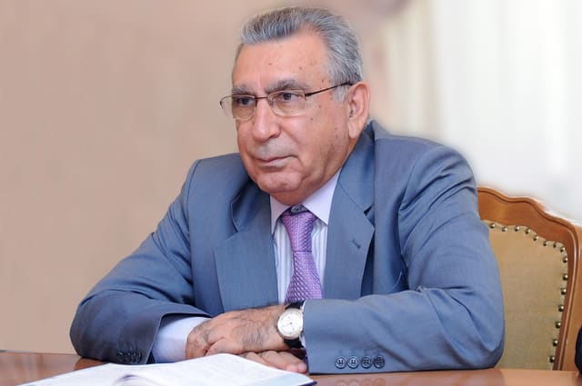 Ramiz Mehdiyevin ev dustaqlığının müddəti uzadılıb
