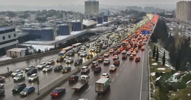 Hazırda Bakıda sıxlıq müşahidə olunan yollar açıqlanıb