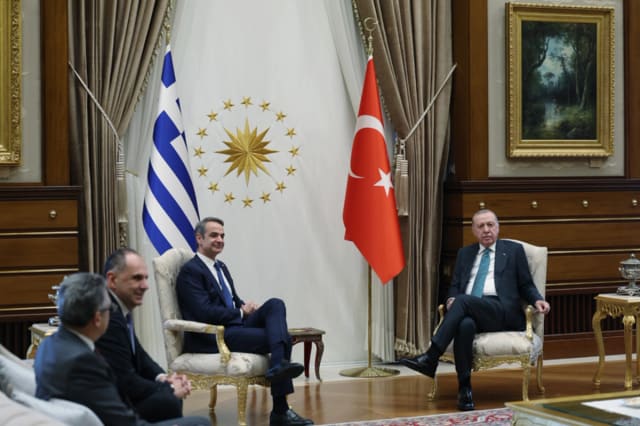 Mitsotakis və Ərdoğan Kipr məsələsini müzakirə edib