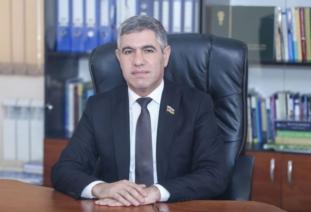 Deputat: Azərbaycanda bələdiyyələrin sayı azaldılmalıdır