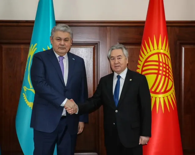 Qırğızıstan və Qazaxıstanın XİN rəhbərləri görüşüb