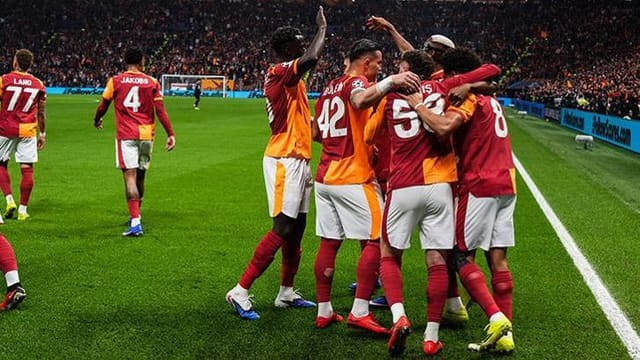 ÇL: "Qalatasaray" "Yuventus"u darmadağın etdi