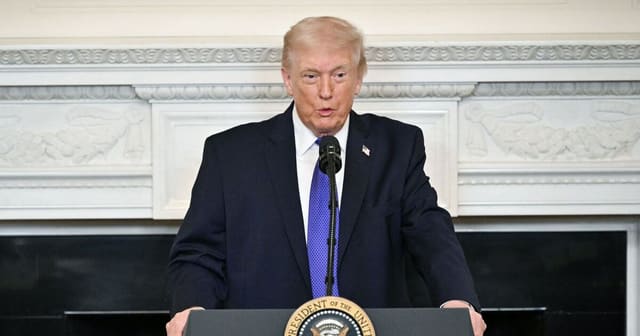 Donald Tramp qlobal tarifləri 15%-ə qaldırıb