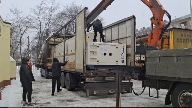 Azərbaycanın növbəti humanitar yardım yükü Kiyev şəhərinə təhvil verilib