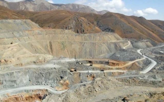 "Yerin təki haqqında" qanuna dəyişikliklər birinci oxunuşda qəbul edilib