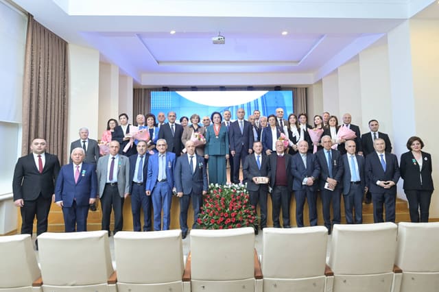 AzMİU-nun əməkdaşlarına yüksək dövlət mükafatları təqdim olunub