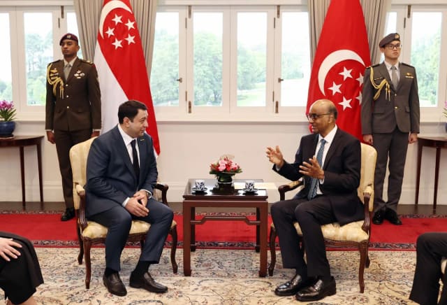 Azərbaycan səfiri etimadnaməsini Sinqapur Prezidentinə təqdim edib