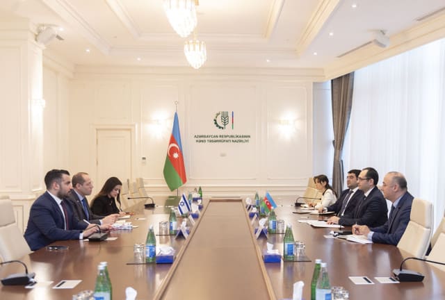 Nazir Məcnun Məmmədov İsrailin Azərbaycandakı səfiri ilə görüşüb