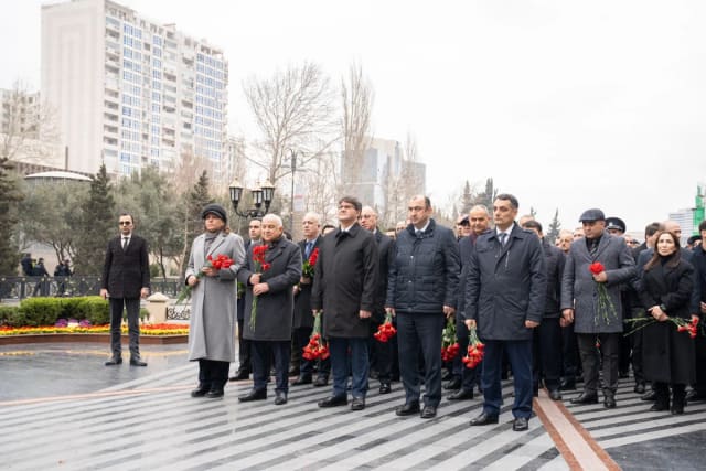 Ekologiya və Təbii Sərvətlər Nazirliyinin kollektivi Xocalı soyqırımı qurbanlarının xatirəsini yad edib