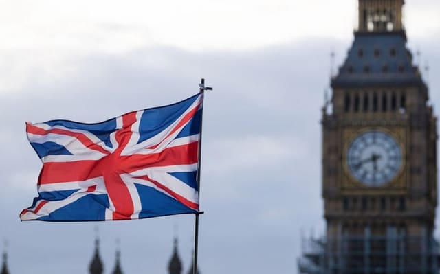 Böyük Britaniya İrandakı diplomatlarını təxliyə edib