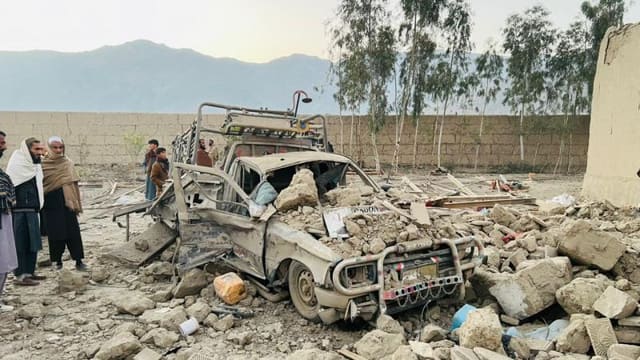 Pakistan-Əfqanıstan sərhədində toqquşmalar davam edir