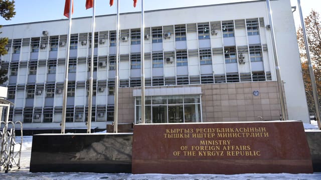 Qırğızıstan XİN vətəndaşlarını İrana səyahət etməməyə çağırıb 