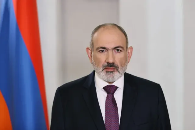 Ermənistanın Baş naziri İran Prezidentinə başsağlığı verib