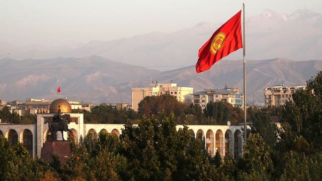 Qırğızıstan Yaxın Şərqdən vətəndaşlarının təxliyə etməyə başlayıb