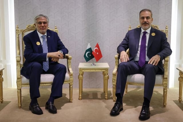 Türkiyə və Pakistan XİN rəhbərləri regionda artan gərginliyi müzakirə ediblər