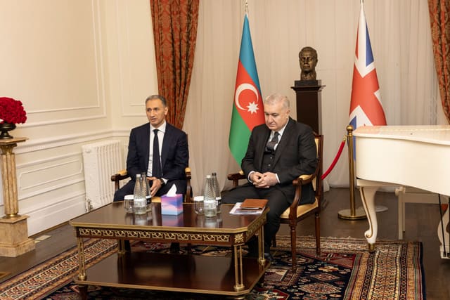 Rəşad Nəbiyev Birləşmiş Krallıqda texnologiya sahəsində fəaliyyət göstərən diasporanın üzvləri görüş keçirib