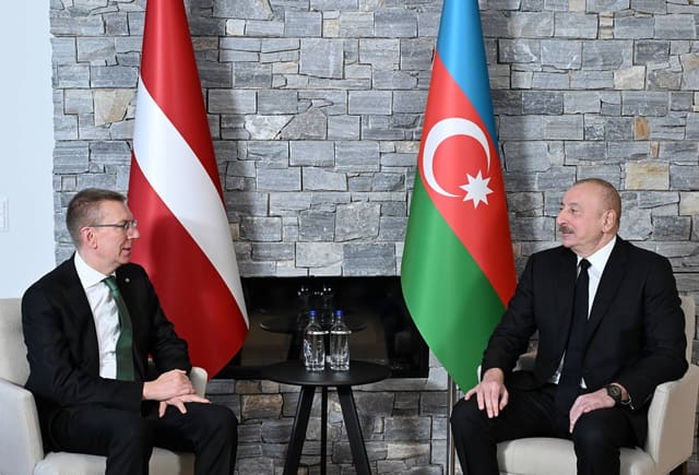  Latviya Prezidenti İlham Əliyevə zəng edib