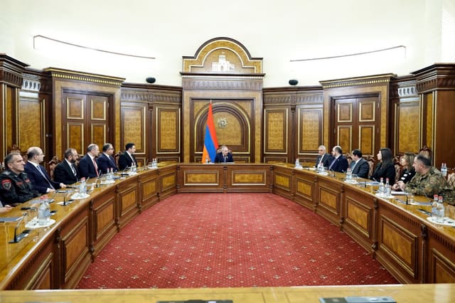 Paşinyan Ermənistan Təhlükəsizlik Şurasının iclasını çağırıb