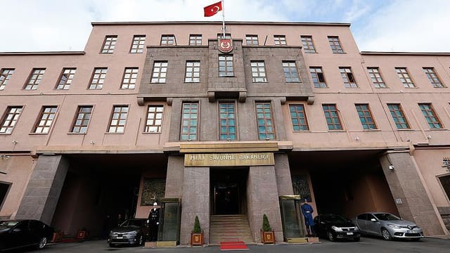 İrandan atılan raket Türkiyə hava məkanında məhv edilib