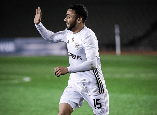 "Qarabağ"ın futbolçusu yubiley qoluna imza atıb 