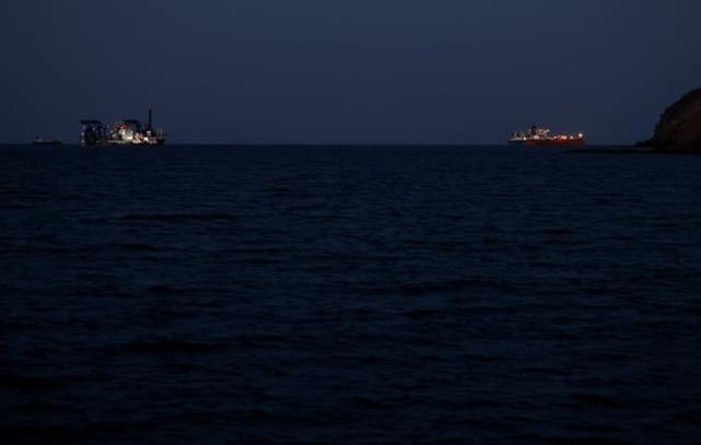 Hörmüz boğazında daha bir ticarət gəmisi mərmi ilə vurulub