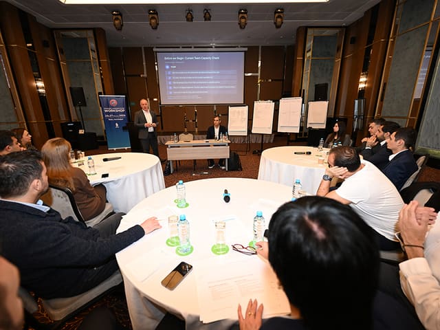 UEFA Bakıda Strateji Kommunikasiyalar üzrə seminar keçirib
