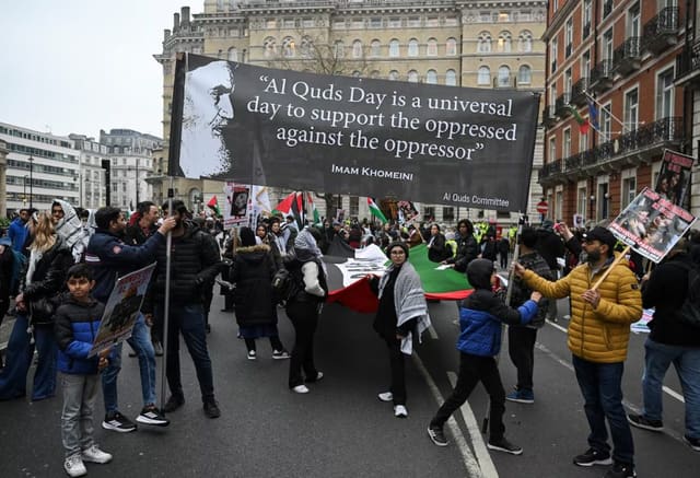 Londonda İranı dəstəkləyən yürüş qadağan edilib