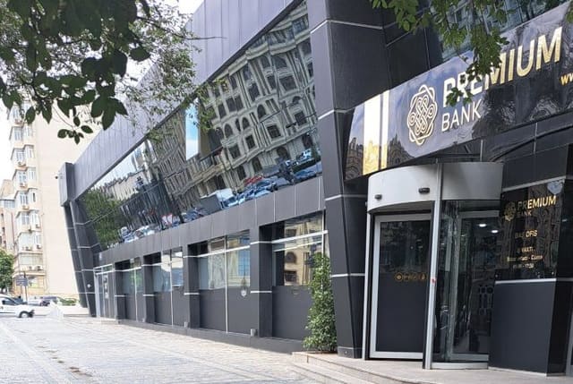 "Premium Bank"ın kartlarına terminallardan mədaxil zamanı komissiya tutulacaq