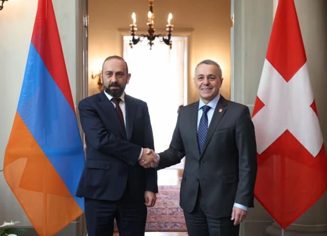 Mirzoyan isveçrəli həmkarı ilə sülh prosesinə dair addımları müzakirə edib