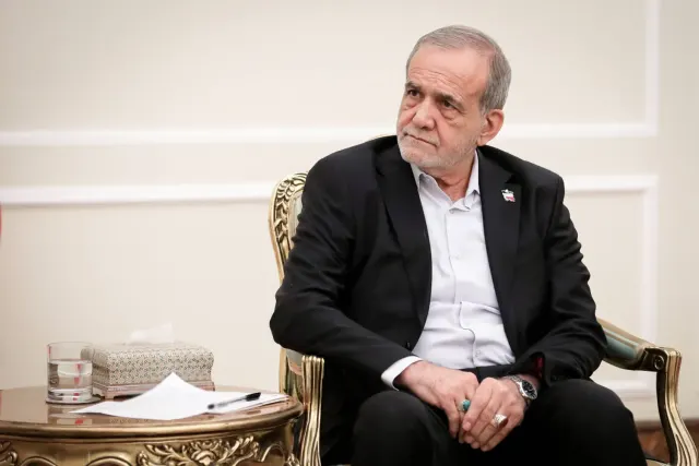 Pezeşkian: İran hökumətinin ən mühüm vəzifəsi hərtərəfli müdafiəyə hazırlıqdır