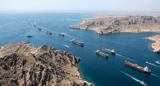 İran Hindistan gəmilərinin Hörmüz boğazından təhlükəsiz keçidinə icazə verib