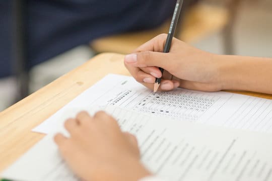  Buraxılış imtahanında istifadə olunan test tapşırıqlarının izahı və düzgün cavabları açıqlanıb