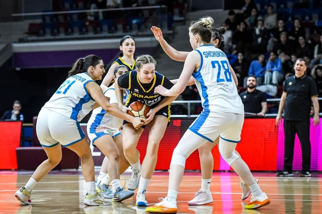 Azərbaycan millisi Ukraynaya məğlub oldu 