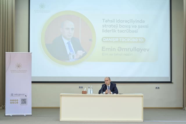 Emin Əmrullayev təhsil idarəçiliyində strateji baxış və şəxsi liderlik mövzusunda təcrübəsini bölüşüb